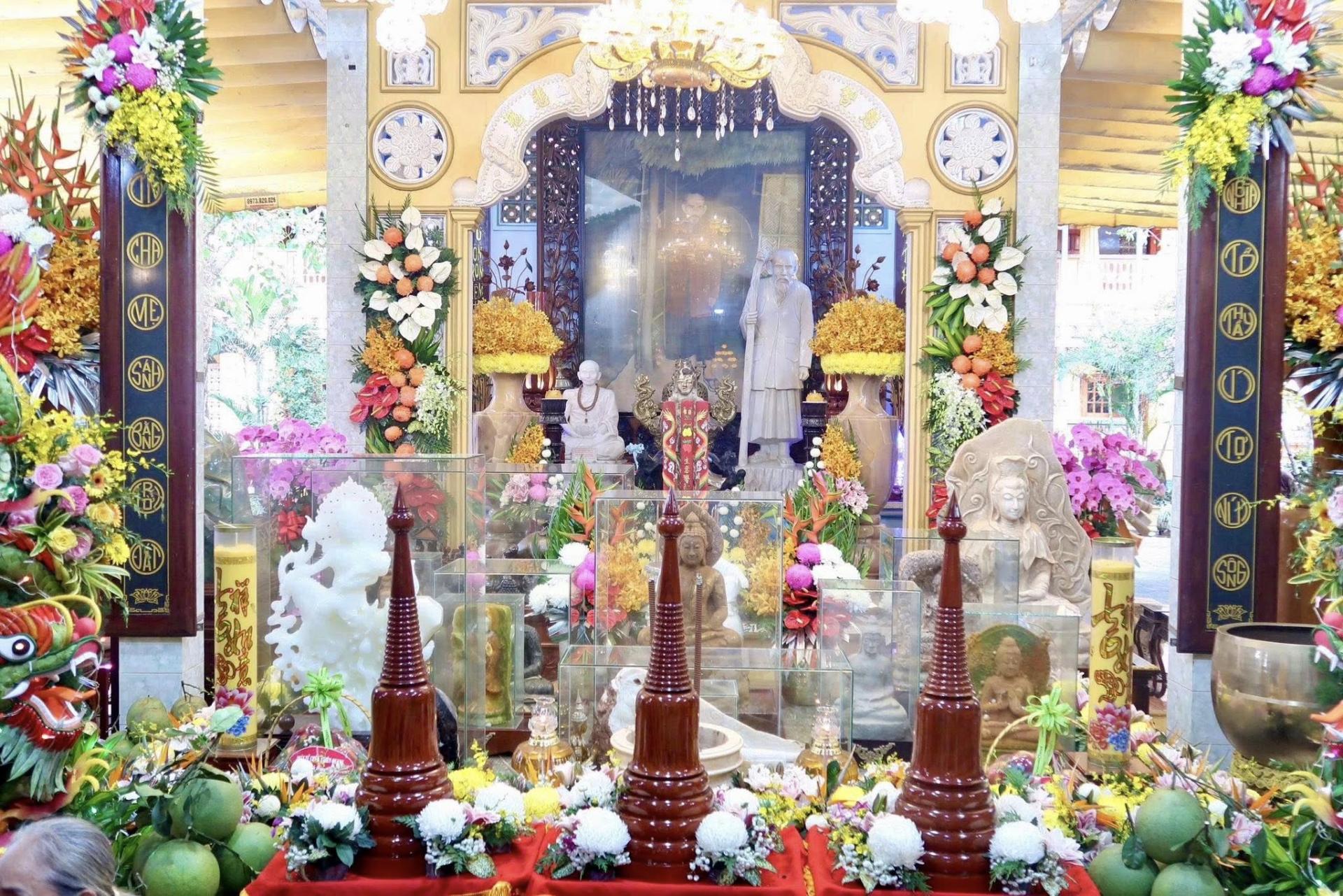 ĐỒNG NAI: TRANG NGHIÊM LỄ CUNG NGHINH XÁ LỢI ĐỨC TỔ SƯ KHAI SÁNG LIÊN TÔNG TỊNH ĐỘ NON BỒNG